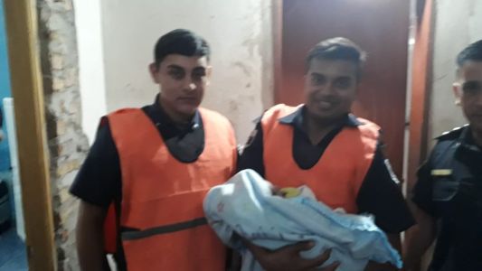 Policías bonaerenses asistieron partos en Morón y Guernica