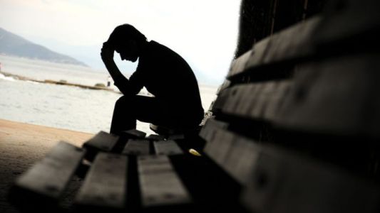 Qué es la "masculinidad tóxica" y por qué disminuye la esperanza de vida de los varones