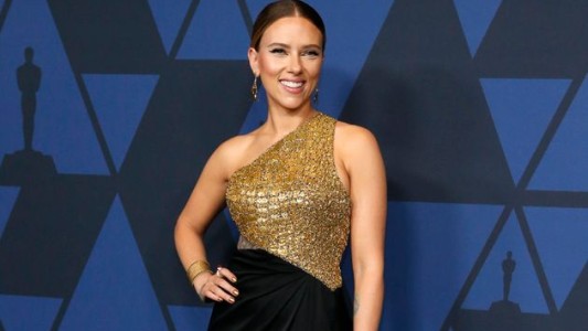 La foto con "pancita" de Scarlett Johansson que generó indignación en las redes