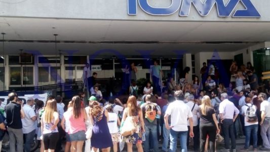 Farmacéuticos apuntaron contra IOMA por la falta de pago de medicamentos del programa Incluir Salud
