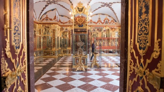 Robaron diamantes de "valor incalculable" en un museo