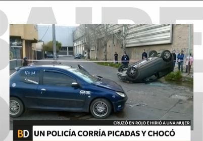 Un policía corría una picada, chocó e hirió a una mujer