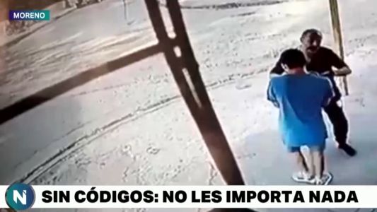 VIDEO: le robaron a un acompañante terapéutico delante de su paciente