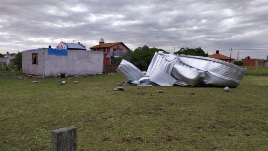 Video: una tromba marina provocó destrozos en Santa Clara del Mar