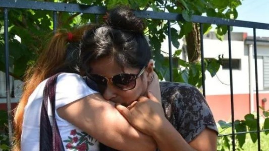 Tragedia de Lezama: abrazo a la escuela de Benavídez para recordar a las dos nenas muertas