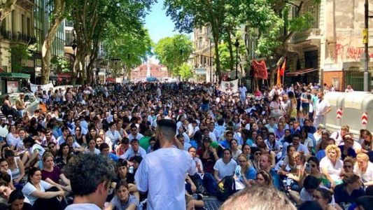 Sigue el paro de profesionales residentes en hospitales de la Ciudad