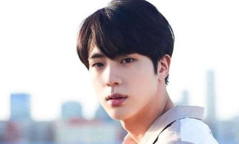 Un cantante de BTS fue elegido como el hombre más atractivo del mundo