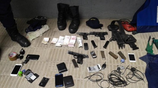 Mujer policía investigaba un asalto y quedó presa por robarse el celular de una víctima