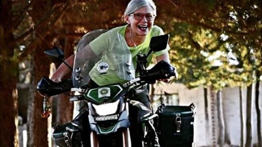 Mujeres motociclistas recorren el país juntas para romper prejuicios