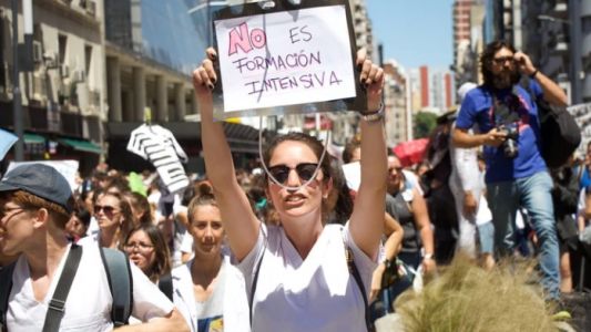 El Gobierno porteño se comprometió a derogar la ley de residentes y concurrentes