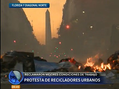 Protesta de recicladores en el microcentro porteño