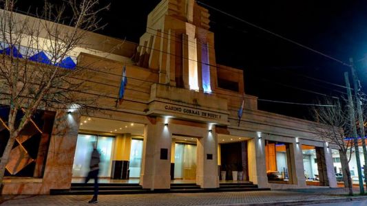 Policía encontró a un nene de un año encerrado en un auto: los padres estaban en el casino