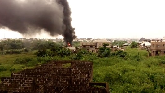 Un muerto en un incendio en una iglesia: el cura confundió agua bendita con nafta