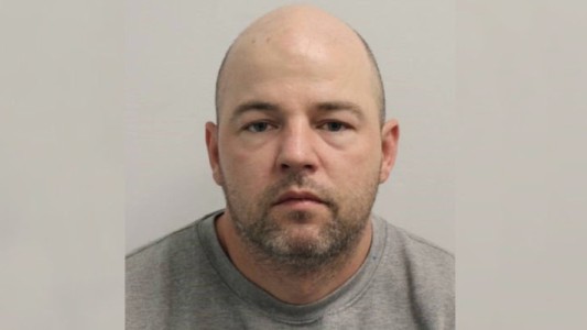 Un violador serial quedó libre por un error judicial: lo atraparon luego de otra ola de ataques sexuales