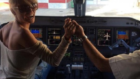 Piloto del vuelo con Xipolitakis admite que la vedette hizo "un toque fugaz" del acelerador