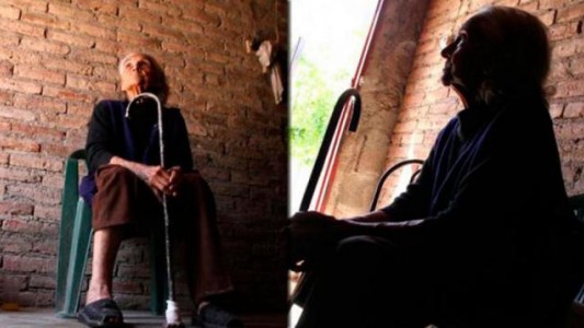 Mujer pasó todo el día con su marido sin darse cuenta de que estaba muerto