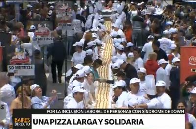 Realizan la pizza más larga de Buenos Aires con un fin solidario
