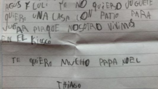 Especial pedido a Papá Noel de un nene: "No quiero un juguete, necesito una casa"