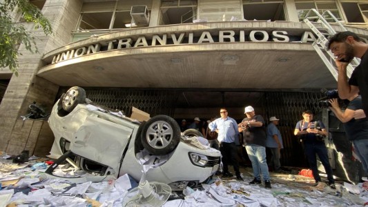 Así quedó el edificio de la UTA tras los violentos incidentes
