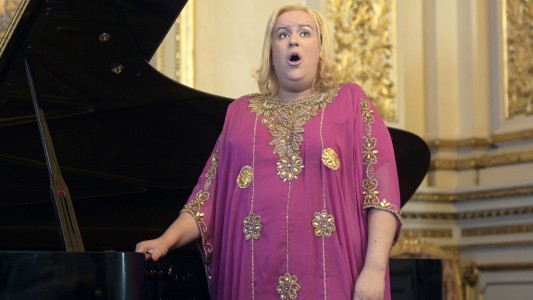 María Castillo de Lima: de tenor a soprano, la artista transexual que brilla en el Teatro Colón