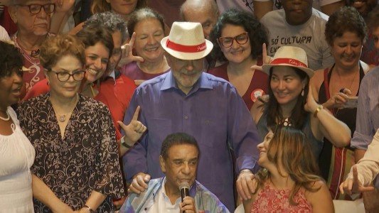 Lula recibe el apoyo de artistas e intelectuales