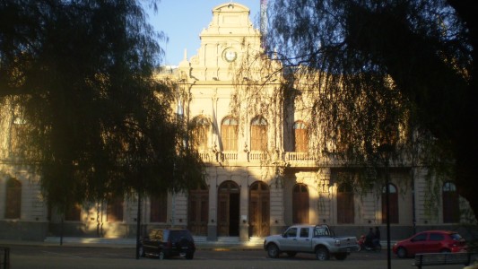 En Chivilcoy dispusieron el congelamiento de sueldos de la planta política del municipio