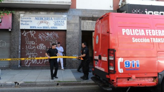 Mató a su mujer mientras sus hijos dormían e intentó quitarse la vida