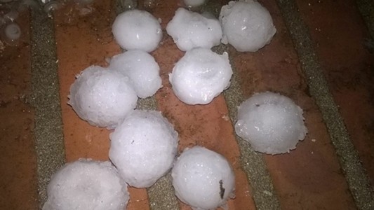 Fuerte temporal de granizo en Arequito