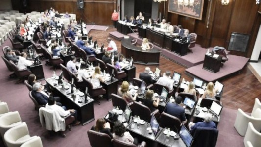 Año nuevo en San Luis con aumento de 61 % en impuestos: trámite relámpago en la Legislatura provincial