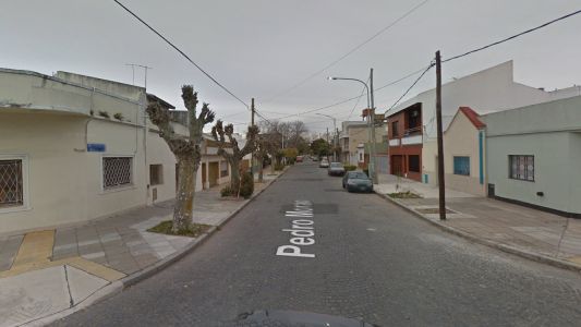 Dijo que su novia se había caído por la escalera pero investigan si la mató