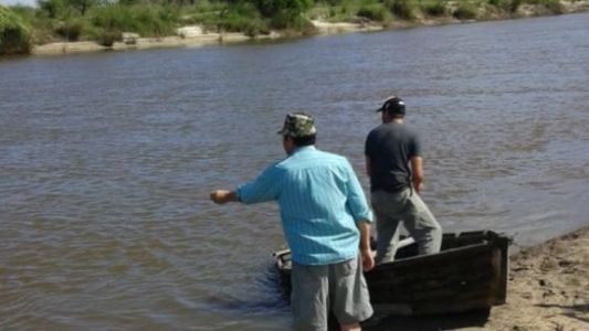 Pescadores correntinos encuentran un cadáver flotando en el riacho Goya
