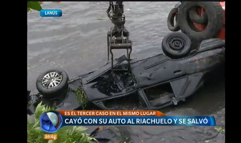 Un hombre volcó y cayó al Riachuelo en Lanús Oeste, está internado
