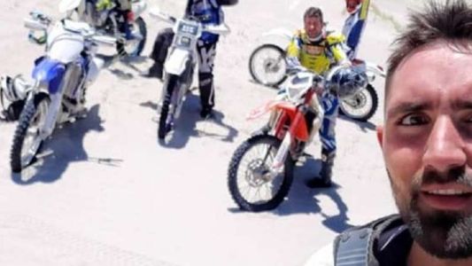 Siguió a motochorros que habían robado a una mujer, chocó contra un auto y murió