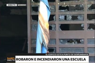 Robaron e incendiaron una escuela en Moreno