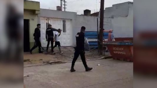 Olavarría: un policía golpeó a un joven a la salida de un boliche