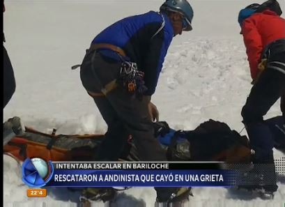 Rescataron a un andinista que había caido en una profunda grieta