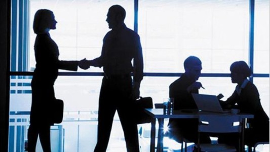 En los primeros tres días laborales del año, grandes directivos ya ganaron el sueldo anual medio de un empleado