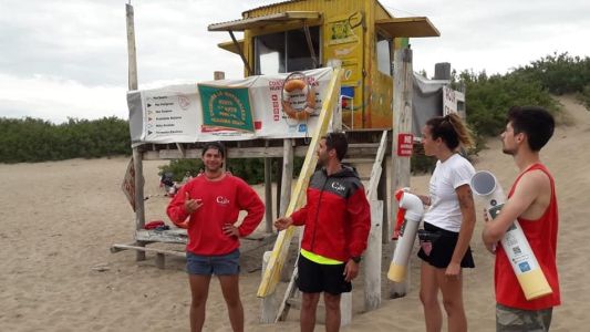 El partido de la Costa lanza en sus playas la campaña "El puchito al tachito"