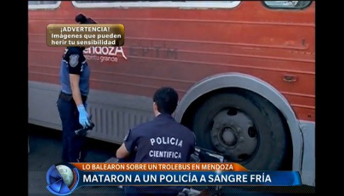 Mataron a un policía en un trolebus cuando quisieron subir sin pagar