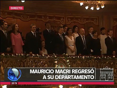 El final de un día agitado: Macri en el Colón