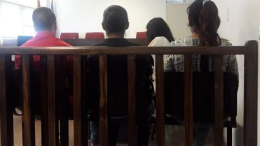 Prostituían a sus hijas de 7 y 10 años: serán juzgados porque la abuela los denunció