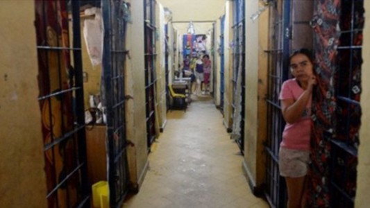 Cómo es la cárcel donde está detenida Moria Casán