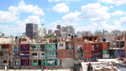 Comenzaron a circular por primera vez dos líneas de colectivos en el Barrio 31