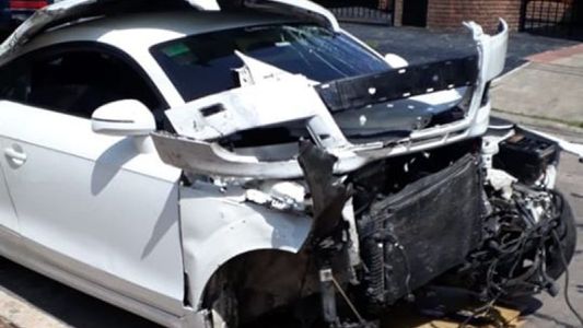 Picada, choque y milagro: un Audi terminó sin el motor y a centímetros de un surtidor de nafta