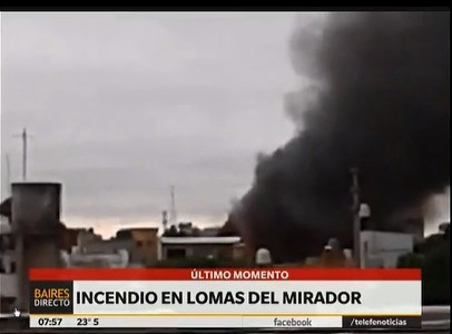 Incendio en una fábrica de plásticos de Lomas del Mirador