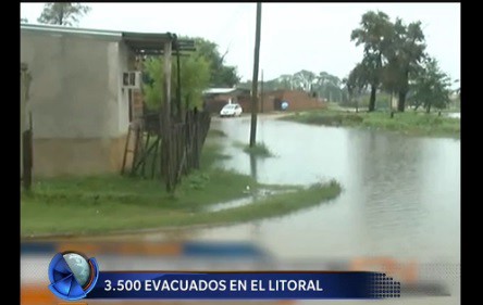 Miles de evacuados en el noroeste argentino