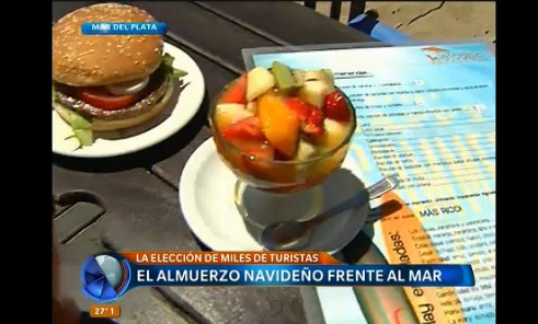 Almuerzo navideño en la playa