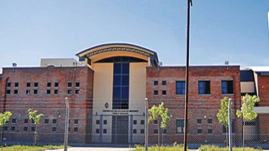 Adolescente se fugó de centro de menores tras atravesar las rejas con su cuerpo enjabonado