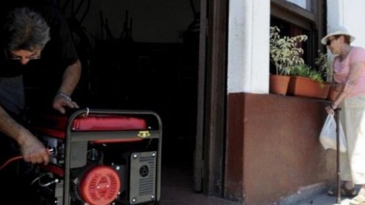 Se multiplican los cortes de luz y el Gobierno insta a que "la población contribuya"