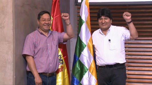 Arce, el candidato de Morales, regresa a Bolivia para hacer campaña